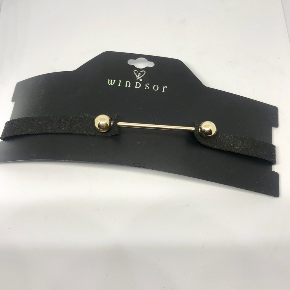 Black Velvet Choker With Gold Bar